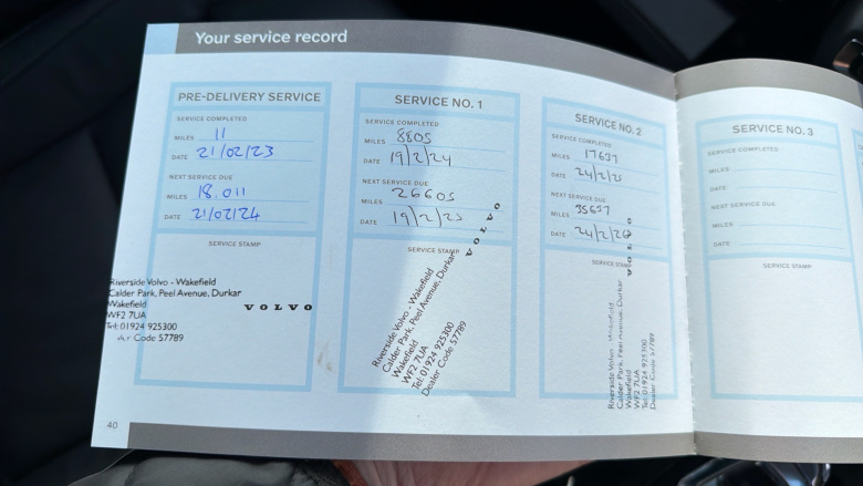 Volvo XC40 2.0 B4P Ultimate Dark 5dr Auto Petrol Estate